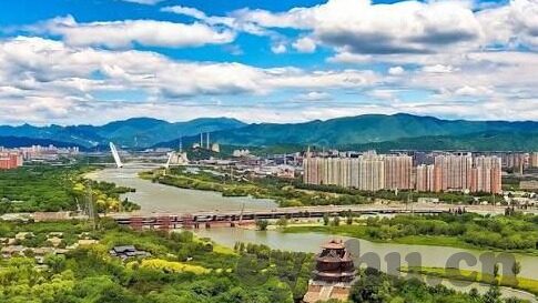 国产av麻豆自拍-国产av麻豆自拍，文化视角下的网络现象探讨